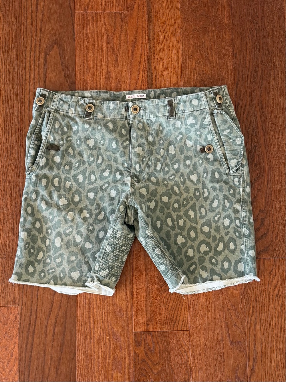 Michael Bastian Leopard Camouflage Print Shorts 36” waist size 52/ L - Picture 9 of 9